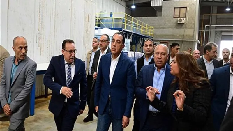رئيس الوزراء يؤكد ضرورة تعزيز وتوطين صناعة المستلزمات الطبية