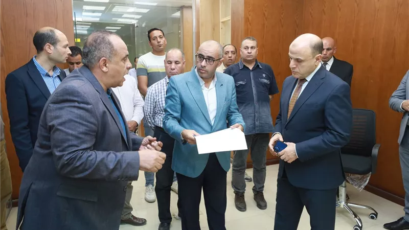 عبد المعطى يتفقد التجهيزات النهائية لمركز التحول الرقمي بكفرالشيخ