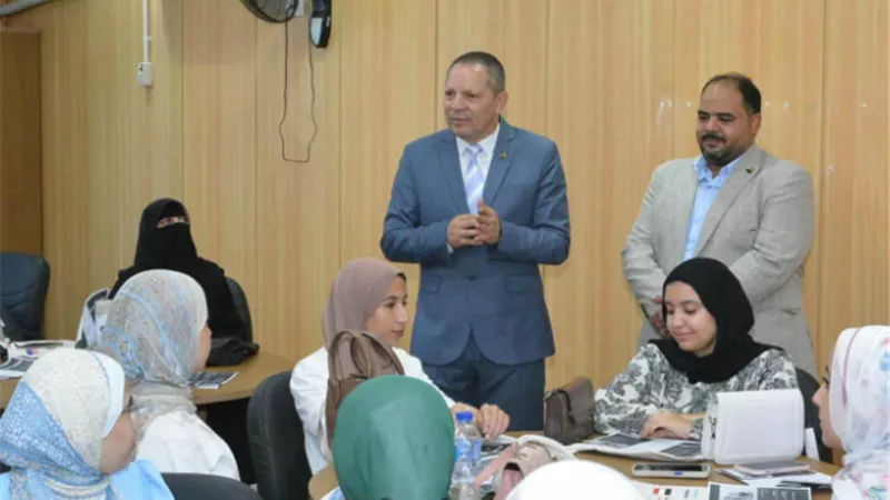 رئيس جامعة دمياط يشهد فعاليات المبادرة الرئاسية