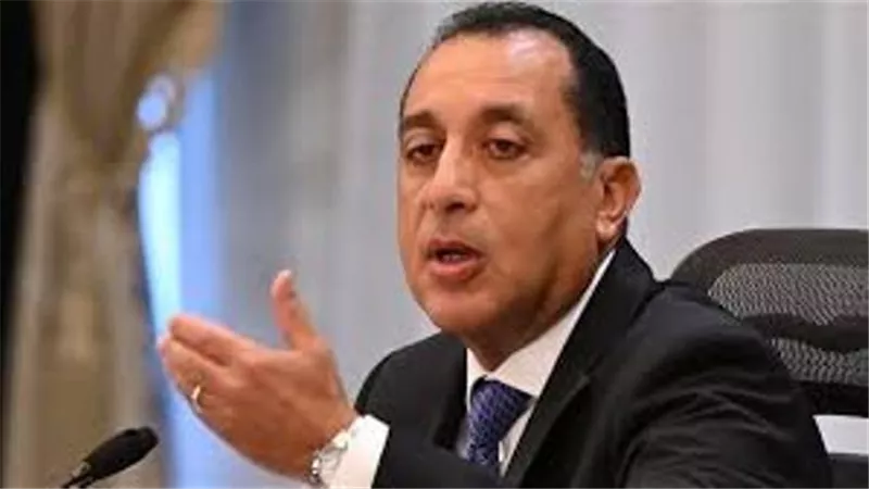 رئيس الوزراء يستمع لشرح تفصيلى عن جهود الشركة المصرية لبلوكات الأنود الكربونية