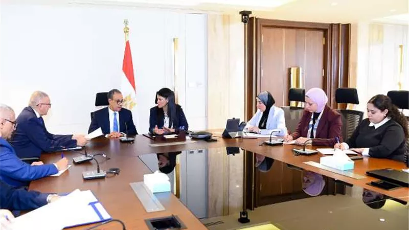 وزيرا الخارجية والتعاون الدولي يناقشان تعزيز العمل المشترك