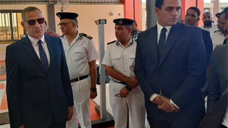 مدير أمن الأقصر يفتتح مركز الفحص الفنى الاليكترونى بمدينة طيبة