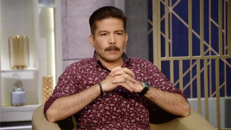 الأيام الأخيرة في حياة زوجته .. ياسر فرج : قالتلي انت حببتني في المرض