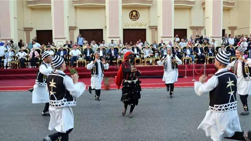 الإسماعيلية تحتفل باليوبيل الفضي لمهرجان الفنون الشعبية..صور