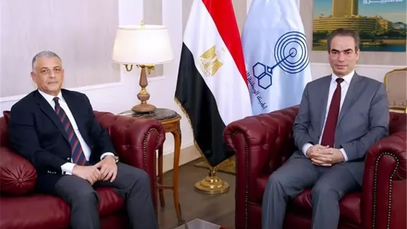 محافظ الإسماعيلية يدعورئيس الوطنية للإعلام لإحتفالات العيد القومي