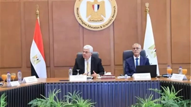 وزير التعليم العالي يترأس اجتماع مجلس الجامعات الأهلية