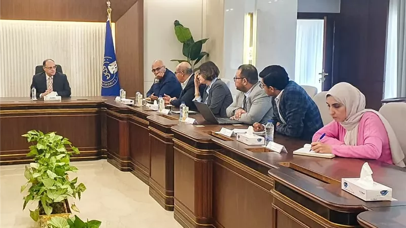 هيئة الدواء تبحث مع نقابة أطباء الأسنان سبل دعم وتطوير المنظومة