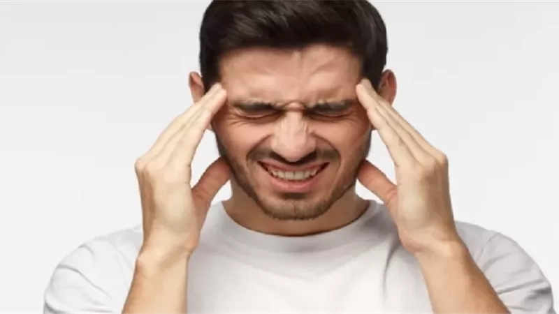 الصداع .. أسبابه وأنواعه وعلامات الخطر التي لا يجب تجاهلها