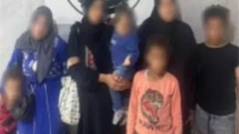 ضبط 10 بصحبتهم 16 طفلا لإستغلالهم فى أعمال التسول بالجيزة