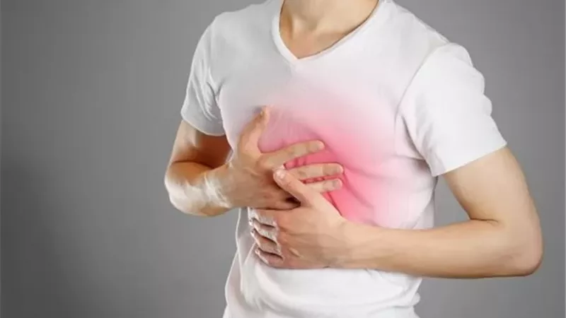 دراسة .. الارتجاع الحمضي المزمن قد يزيد خطر الإصابة بالنوبات القلبية