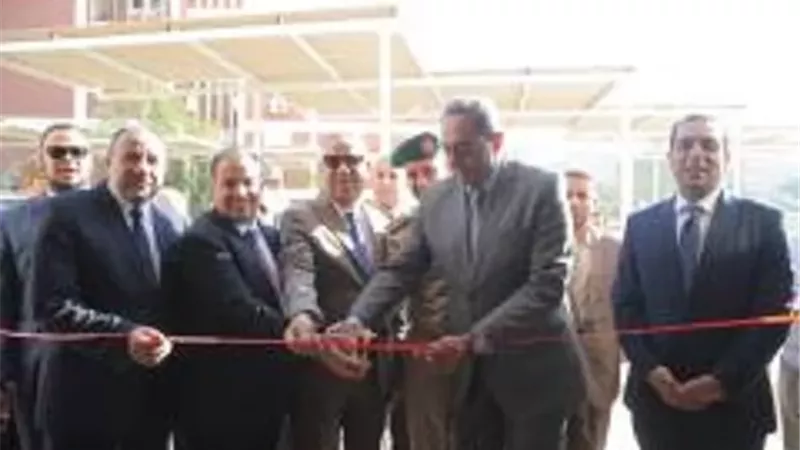 محافظ قنا يفتتح المبنى الإداري الجديد لكلية هندسة الأزهر