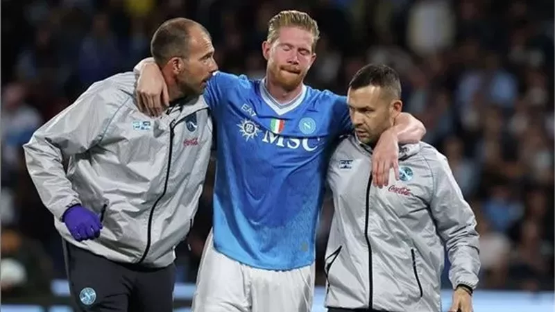 تصل لـ 4 أشهر.. تقارير تكشف مدة غياب دي بروين عن الملاعب