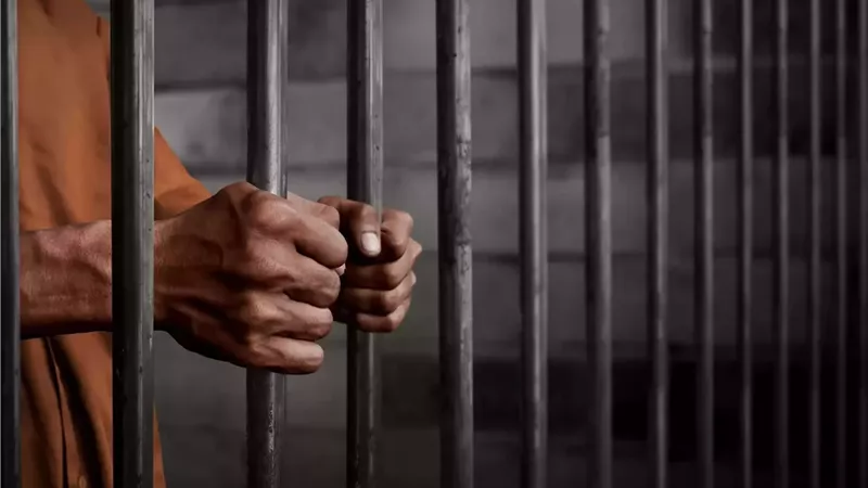 إجراءات الإفراج الصحي عن المسجونين طبقًا للقانون