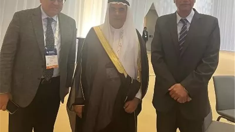 محافظ أسوان يلتقى بعدد من الدول المشاركة لعرض الفرص الإستثمارية