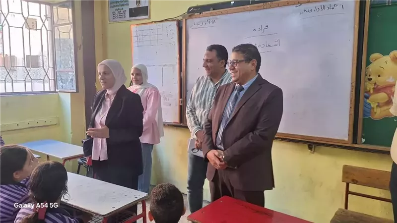 مدير تعليم القاهرة في جولة تفقدية لمدارس إدارة السيدة زينب