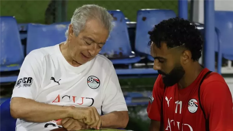قرارات جديدة بشأن الدوري ومنتخب مصر الثاني.. رئيس المسابقات يكشف
