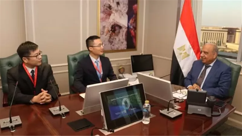 وزير الكهرباء يبحث مع هواوي التعاون في تخزين الطاقةوالتحول الرقمي