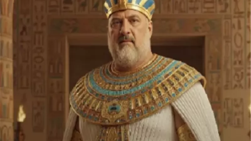 خالد الصاوي بالزي الفرعوني فى أحدث ظهور