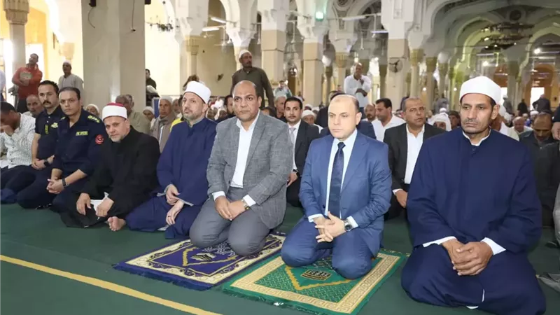 محافظ كفر الشيخ يشارك أبناء المحافظة الاحتفال بمولد العارف بالله