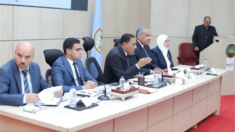 محافظ مطروح يقرر تخصيص شاشات عرض لنقل وقائع افتتاح المتحف المصري بكل المدن