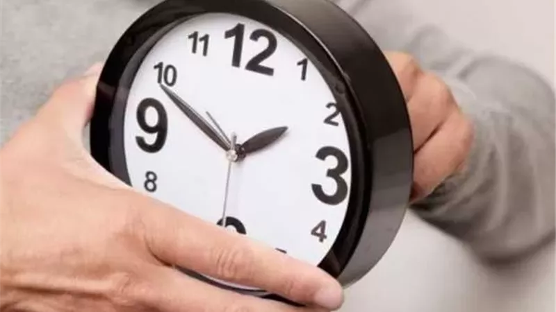 آخر ساعتك 60 دقيقة.. موعد تطبيق التوقيت الشتوي