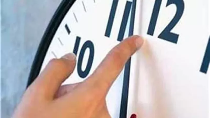تغيير الساعة إلى التوقيت الشتوي وتأثيره النفسي على الإنسان