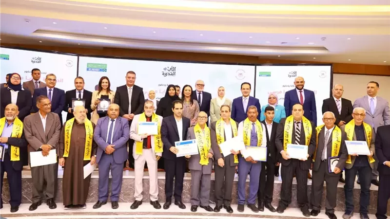 وزيرة التضامن تكرم الآباء الملهمين في احتفالية الأب القدوة