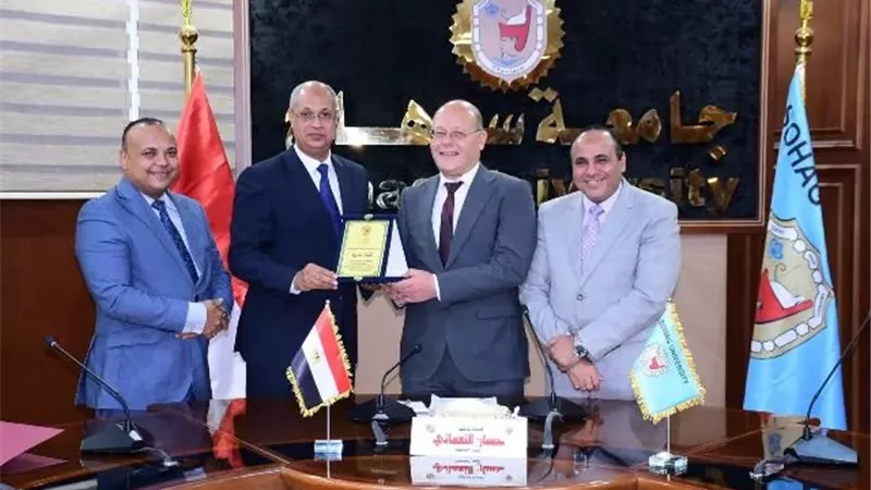 تكرم الكليات الفائزه في مسابقة خدمة وتنمية البيئة بسوهاج