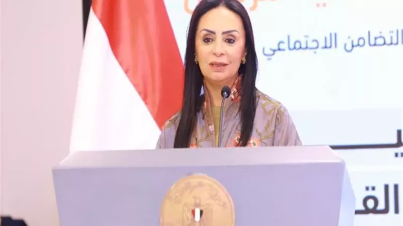 وزيرة التضامن: الأب والأم عمودان من الدعم لأبنائهما