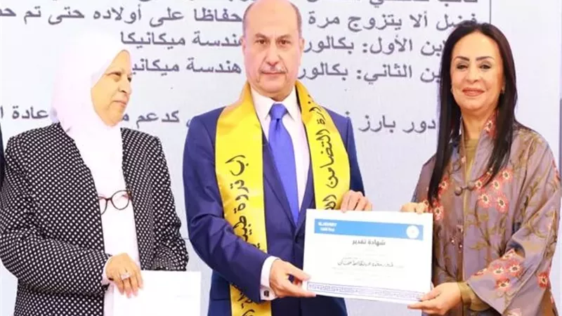 محمد عبد الحافظ..كاتب صحفي يُكرم كأب قدوة لتفانيه في تربية أبنائه