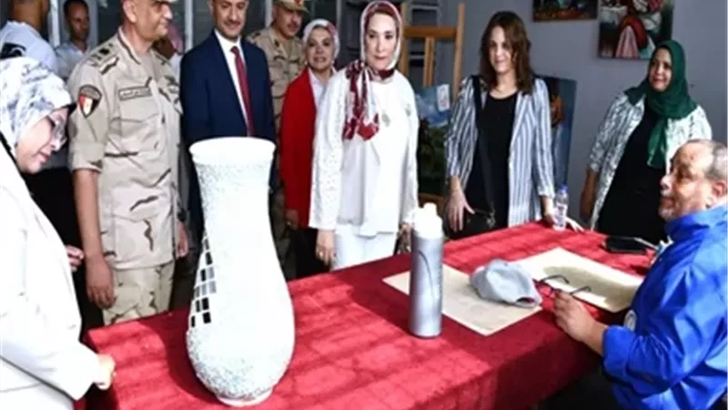 وفد جامعة عين شمس في زيارة لجمعية المحاربين القدماء