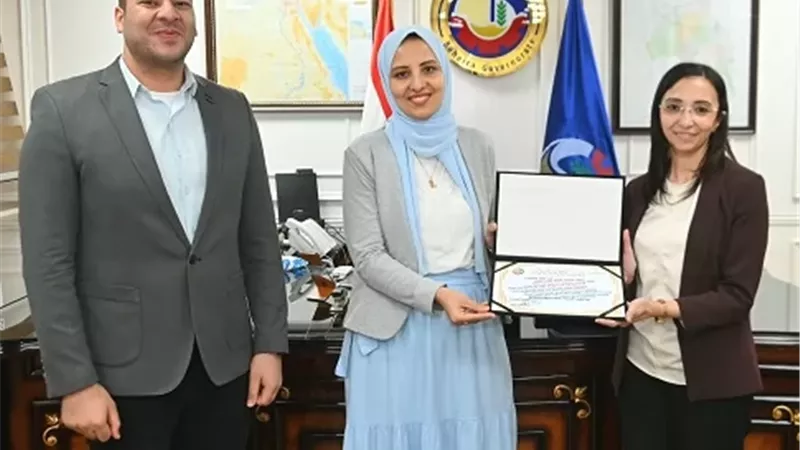 محافظ البحيرة تُكرم مدير ة طب المجد وأبطال العالم أبناء المحافظة