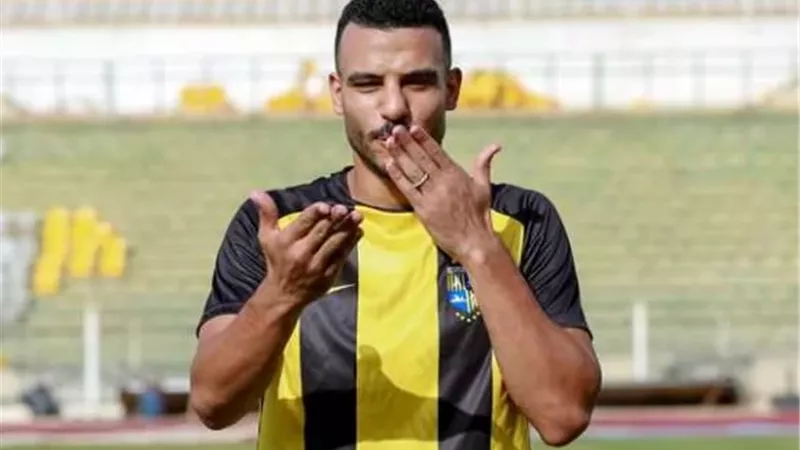 شكرى نجيب يحصد جائزة لاعب الشهر فى المقاولون العرب