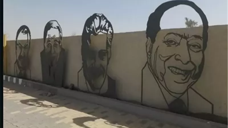 أحمد صلاح السعدنى يشارك متابعيه مجسم لوالده من المتحف المصري الكبير