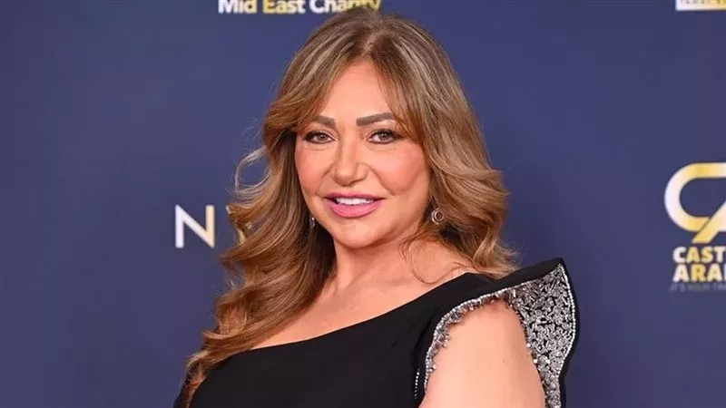 ليلى علوي تحتفل بتخرج نجلها .. فيديو