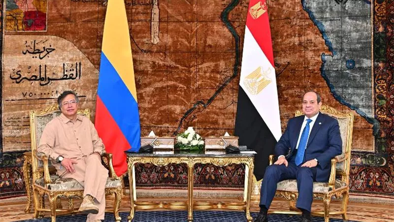 الرئيس السيسي يرحب بنظيره الكولومبي في زيارته الثانية إلى مصر