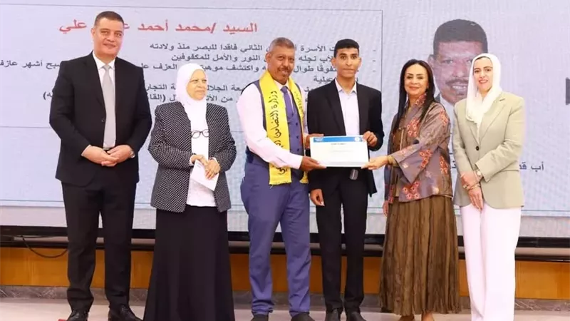 محمد عطية أب قدوة لإبن من ذوي الهمم بالإسماعيلية