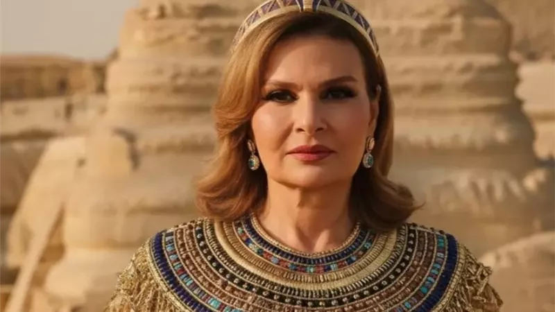 يسرا تشارك فى تريند الزي الفرعوني قبل افتتاح المتحف المصري الكبير