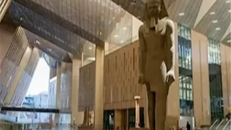 السوبرانو فاطمة سعيد تحيى حفل افتتاح المتحف المصري الكبير