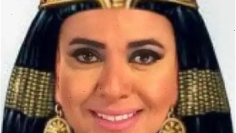 نشوى مصطفى..قطعت أحزانى على زوجى لأن مصر كلها فرحانه بالمتحف