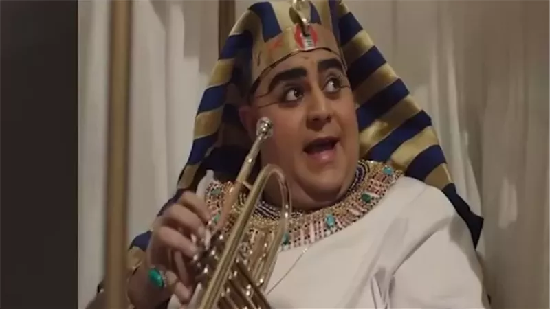 شيكو يشارك جمهوره بزى فرعونى من 