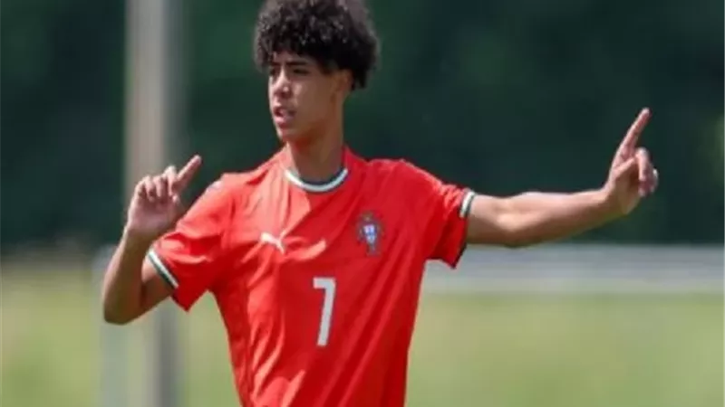 نجل رونالدو يسجل أول أهدافه مع منتخب البرتغال - شاهد