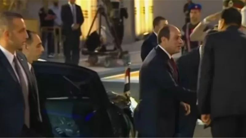 الرئيس السيسى يصل مقر المتحف المصرى الكبير