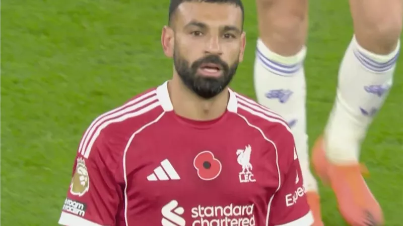 محمد صلاح يسجل هدف ليفربول الأول أمام أستون فيلا