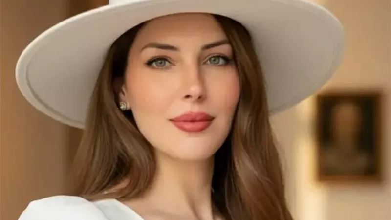 الفنانة أمانى كمال