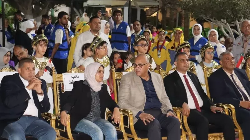 محافظ القليوبية يشارك الأهالي فرحتهم بافتتاح المتحف المصري الكبير