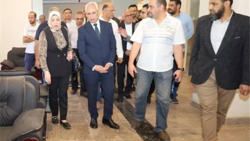 رئيس جامعة المنيا يتفقد الاستعدادات النهائية بالسكن الفندقى