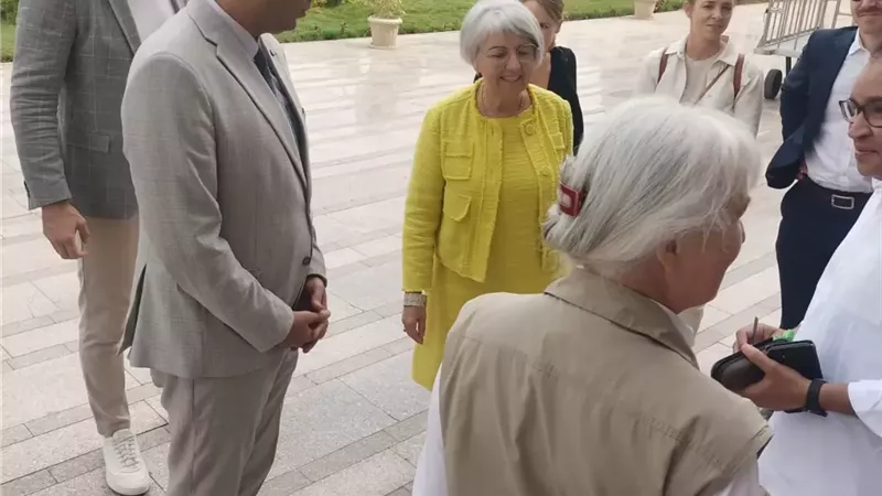 المستشارة الفيدرالية السويسرية تزور الأقصر وتلتقى البعثة الأثرية