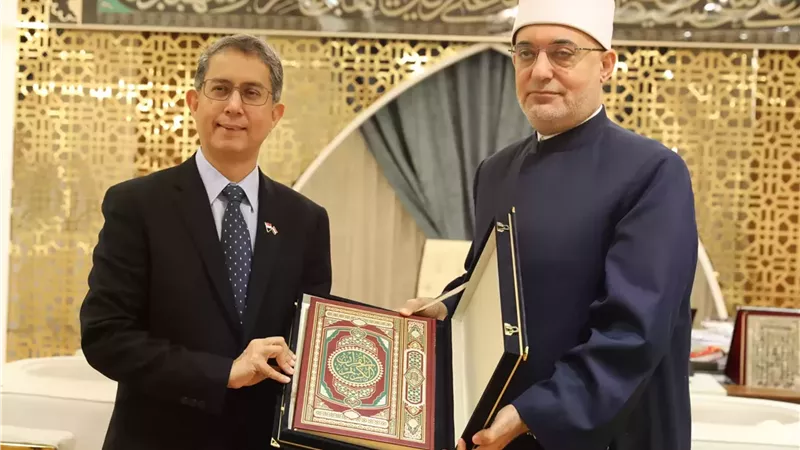 المفتي يستقبل وزير الشئون الإسلامية السنغافوري لبحث تعزيز التعاون