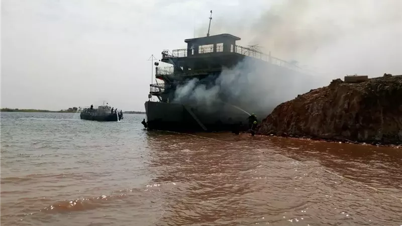 محافظ أسوان يتابع جهود الحماية المدنية لإخماد حريق